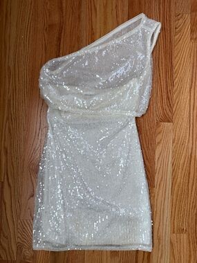 superdown White One-Shoulder Sequin Mini Dress